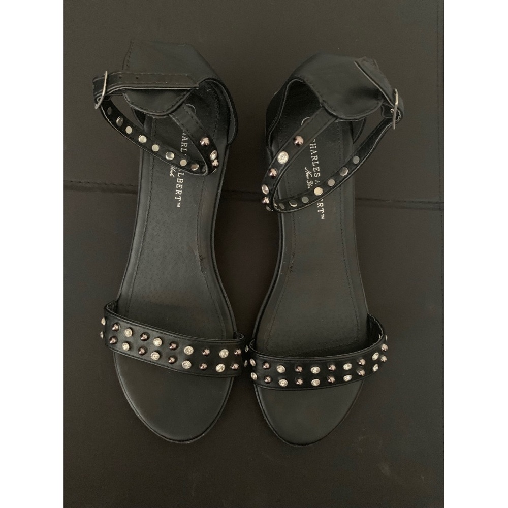 Charming Charlie Size 7 Sandal